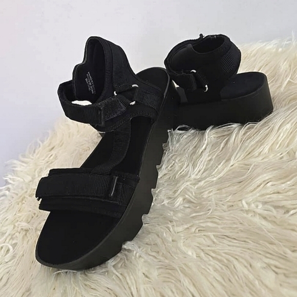 Women's Black Chunky Sole Platform Strap Leather Sandals Size 8.5 🌴 - Picture 3 of 9